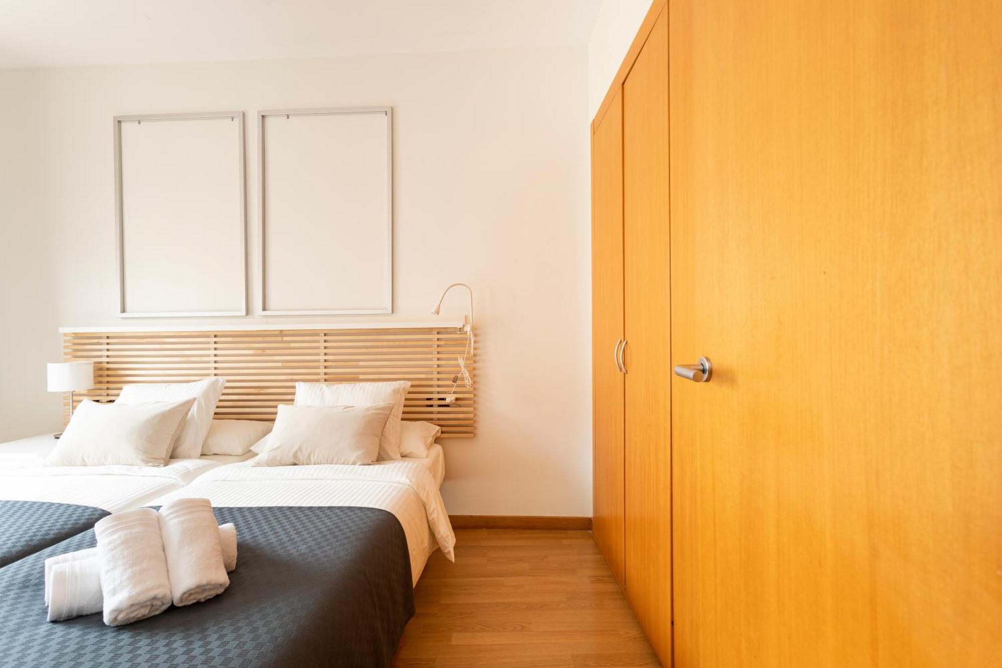 Ab North Barcelona Apartments Santa Coloma de Gramenet Bagian luar foto